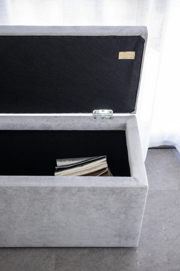 Blanket box with studs